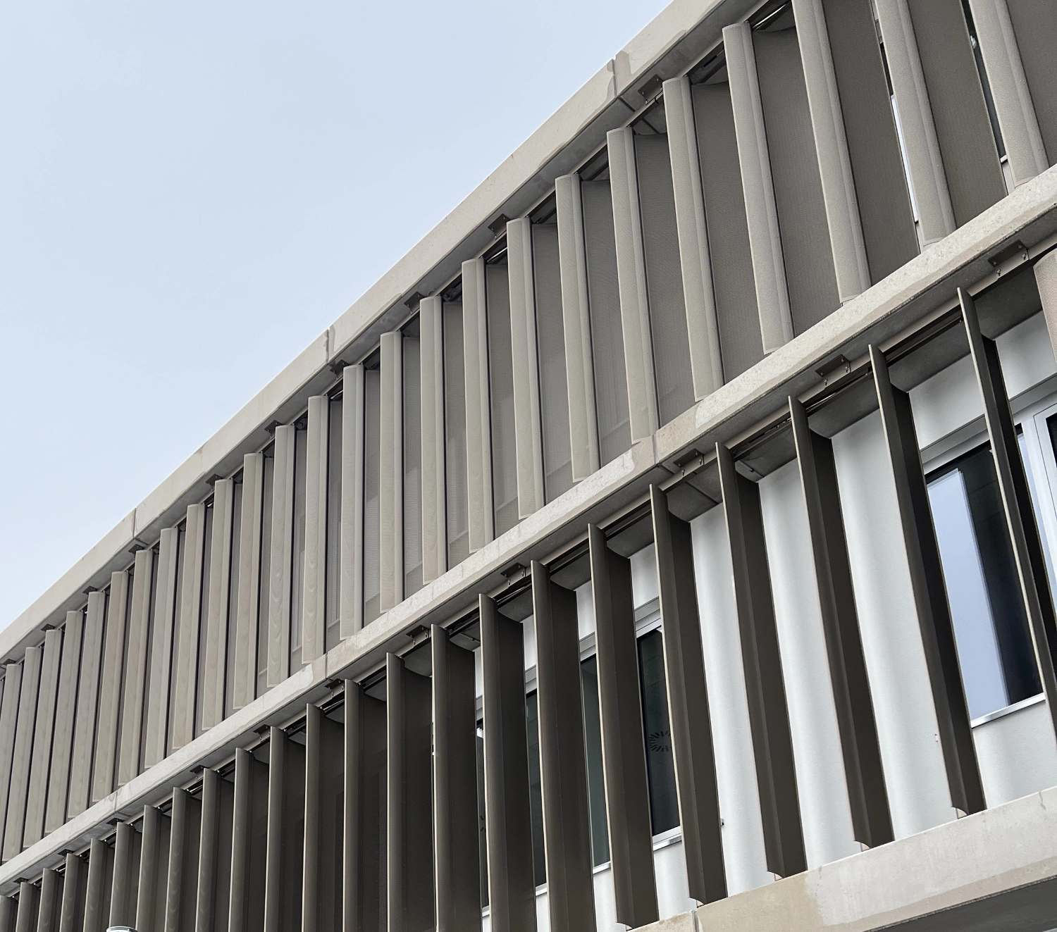 BMS Sonnenschutz KNX für Realschule Donaueschingen mit Sonnenstandsnachführung